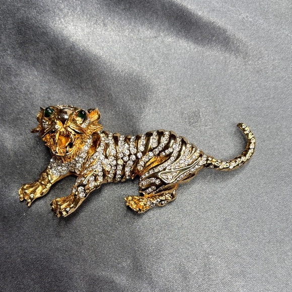 Kenneth Jay Lane Gold and Silver Tiger Brooch - Picture 1 of 3